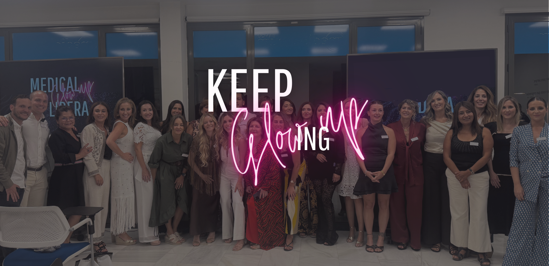 Comunidad de médicos de Keep Glowing Up durante un encuentro formativo